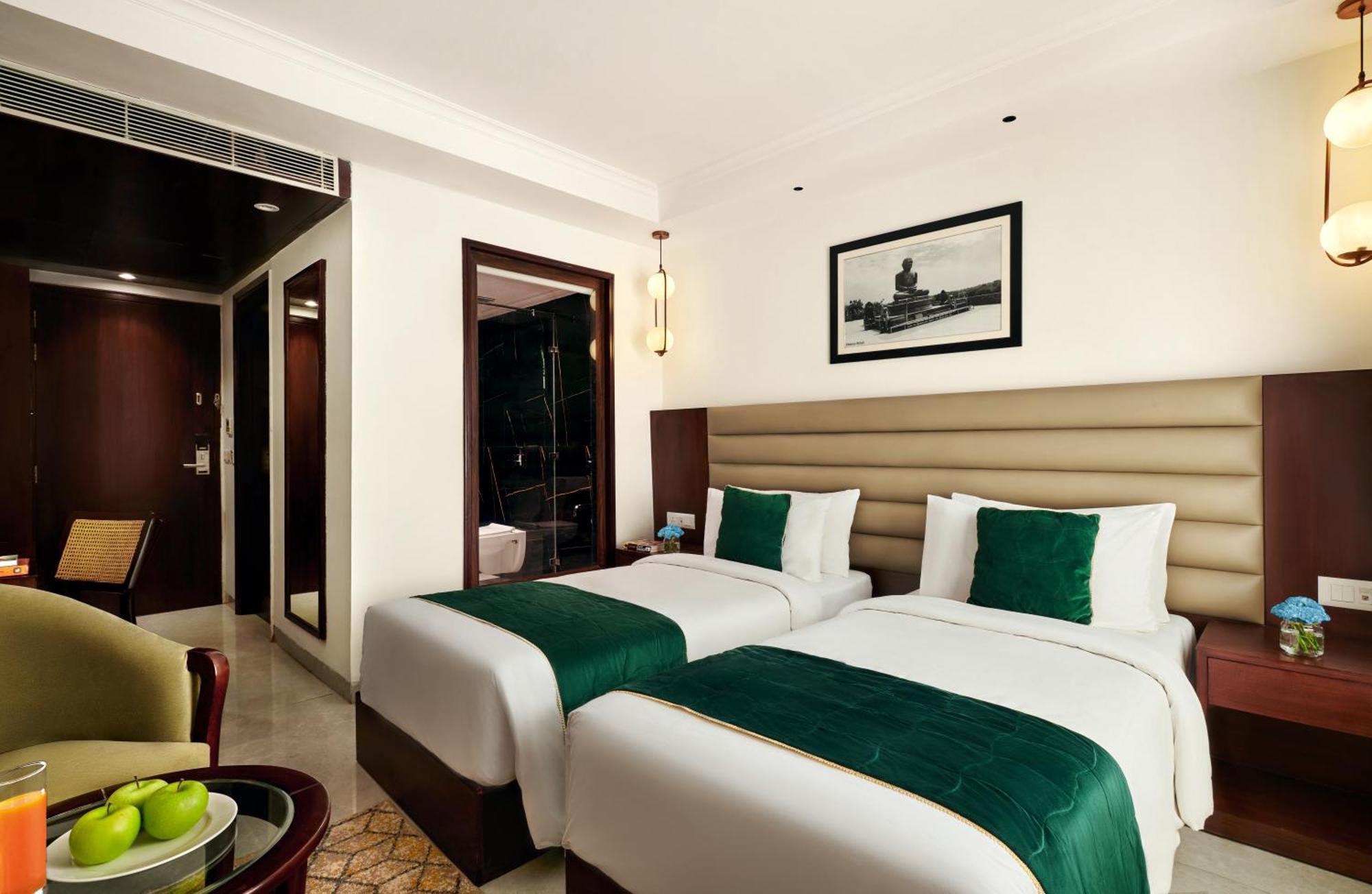 Deventure Sarovar Portico Patel Nagar New Delhi Exteriör bild