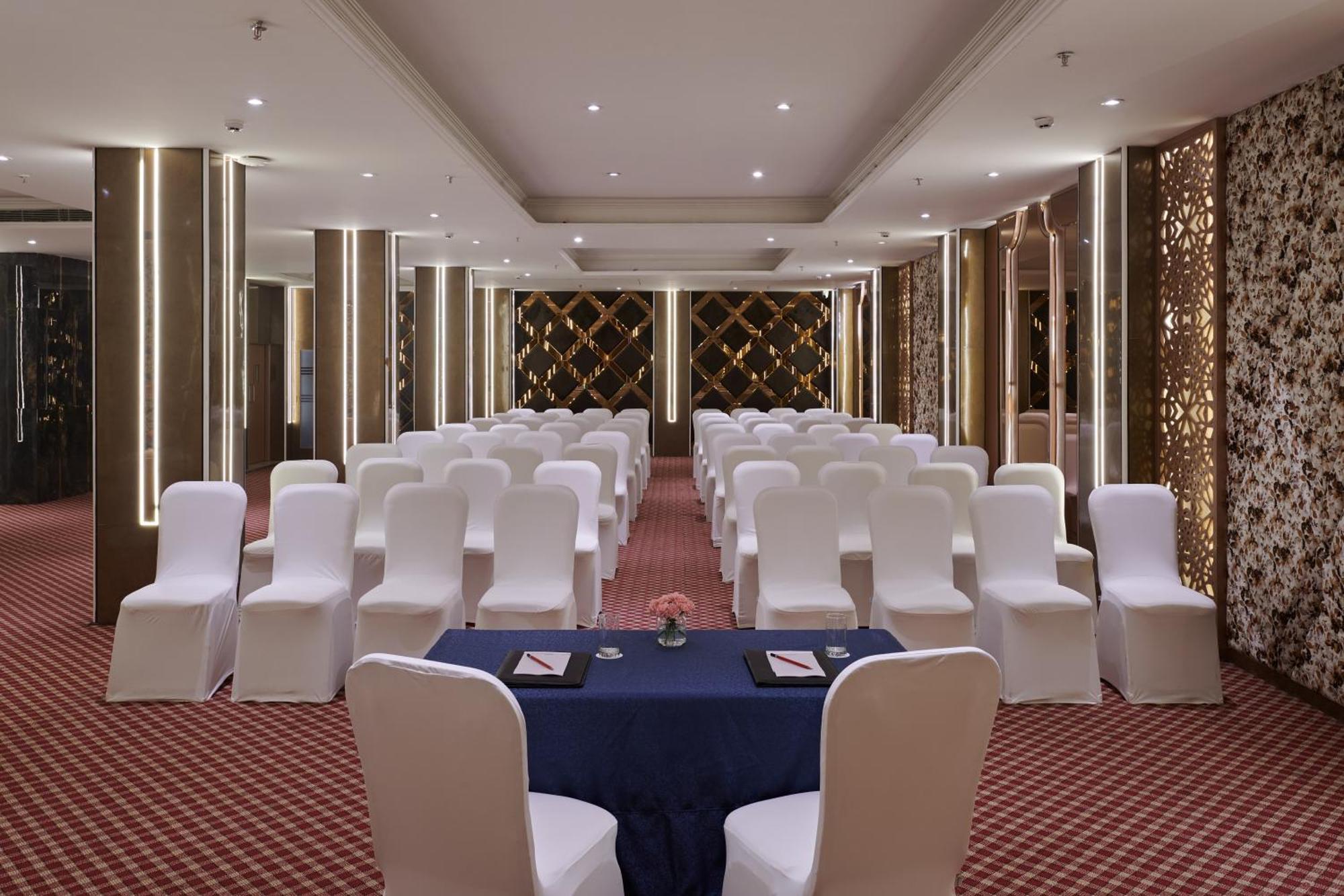 Deventure Sarovar Portico Patel Nagar New Delhi Exteriör bild