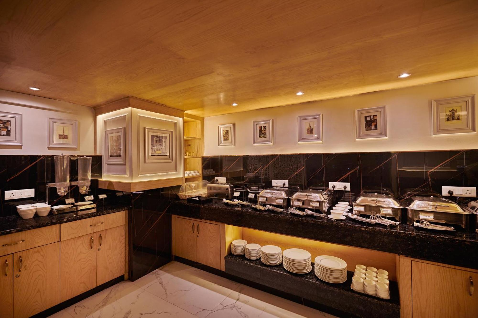 Deventure Sarovar Portico Patel Nagar New Delhi Exteriör bild